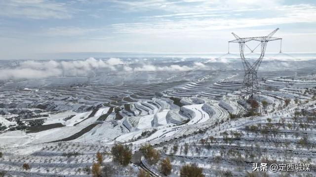 图说定西｜初雪映梯田