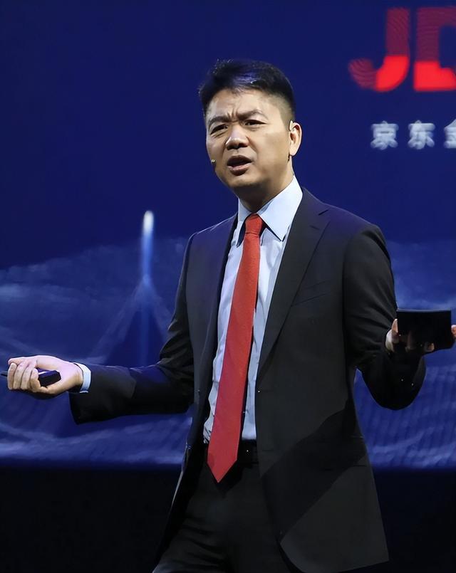 担心的事还是发生！刘强东发年货刚开始	，老父亲就走上大衣哥老路