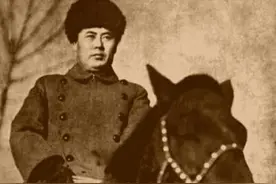 傅作义宣布北平和平解放，李文和石觉手握20万精兵，为何不敢反抗图片