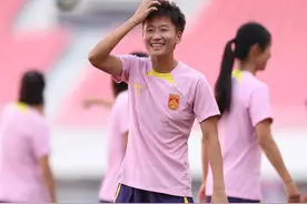 足球后卫——娄佳惠图片