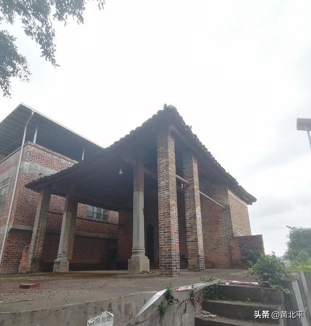 广西南宁市武鸣区陆斡镇县级文保建筑，是文桐村民的文娱场所