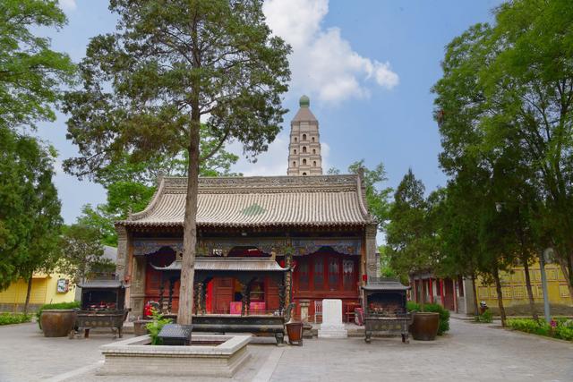 银川地标，海宝塔寺凭千年底蕴圈粉，多民族文化成“吸客密码”