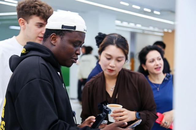 南沙，向世界绽放：一场传统与现代交织的未来之旅