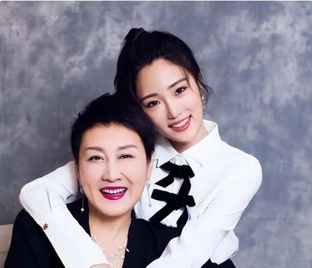 长得丑、没才华，爹妈“强捧不红”的4位星二代，注定走不远