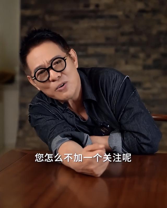 同是李连杰的基因，黄秋燕的女儿和利智的女儿差距太大，令人唏嘘
