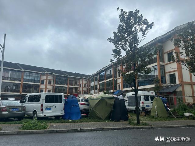 疆藏云贵行102，秋雨