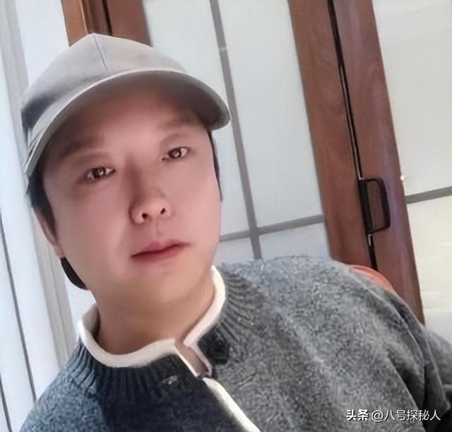 善恶终有报！47岁“跌落神坛	”的李玉刚	，终是活成了“跳梁小丑”