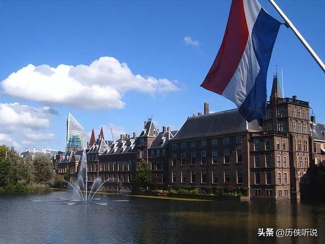 荷兰怎么敢的，对中国发起芯片战？被中国重击后，开始低头求和了