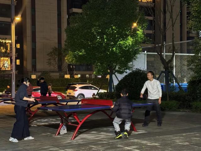 新津藏了条“似锦街”，一半金黄，一半滚烫