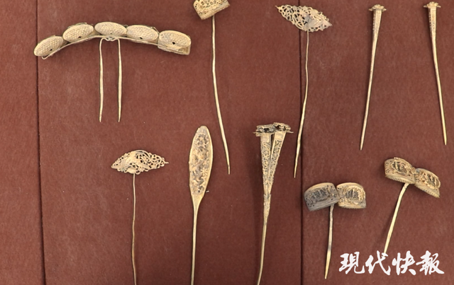 江苏一男子受短视频“启发”，买探测仪野外探宝挖到藏宝陶罐：内有39件宋元时期首饰，卖了20万后被抓