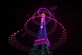 深圳首次无人机+烟花联合演出，世界之窗开园30周年绚丽夜空谢宾朋！图片