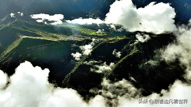 《219西藏南南线》中尼边境：乃夏村 晨雾织彩缎，田园藏仙境