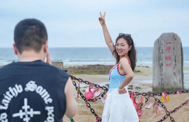 青岛西海岸新区金沙滩啤酒城的风里藏着