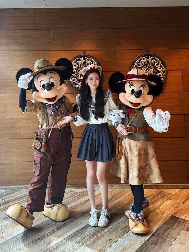 香港迪士尼20周年庆典启幕,中国演员司瑶化身迪士尼精灵同庆“奇妙派对”