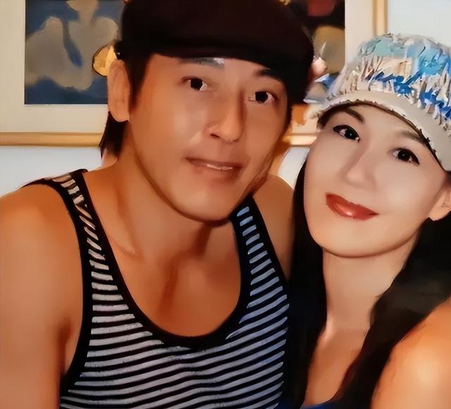 夫妻俩为了不变老，坚持27年不吃肉不生子，如今59岁近照不敢认