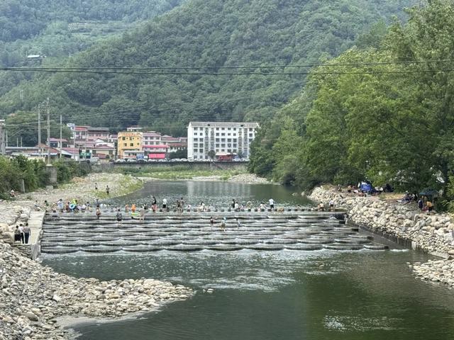 热得遭不住了?汉中喊你来“耍水”