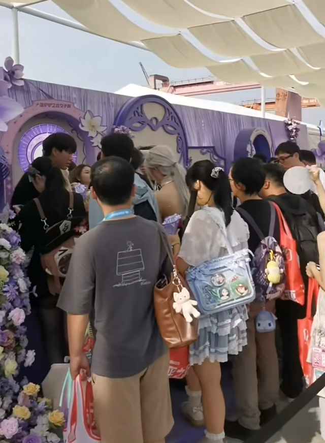 上海这座小岛变身，本周末预计10万人涌入！部分道路临时交通管制，登岛攻略