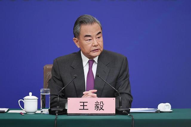 普京威胁特朗普：如果乌克兰轰炸俄罗斯大城市，他们就要轰炸美国