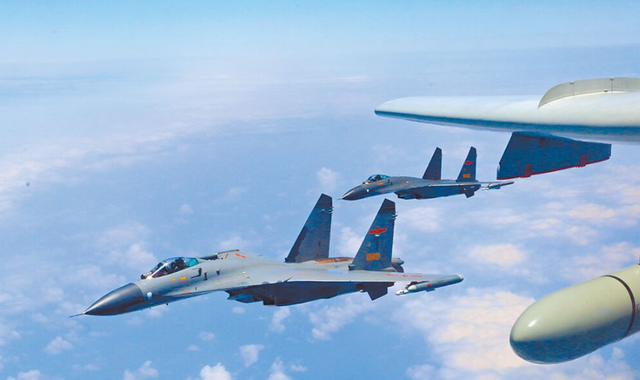 越南打破默契当出头鸟！首次派军舰闯台海，解放军出动33架次军机