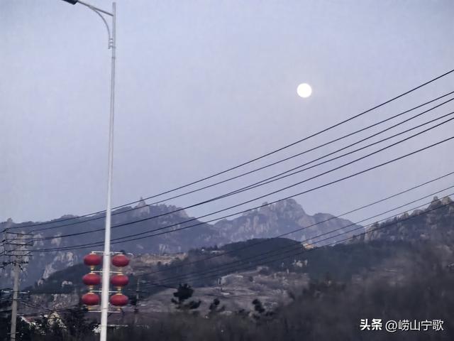 崂山夜路，月亮追着我的车跑
