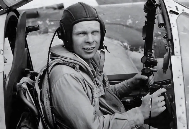 飞机航线为什么不是直线？非得绕个大圈