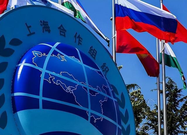 一架专机抵华，中方迎来稀客，沙利文：特朗普帮了中国“大忙”
