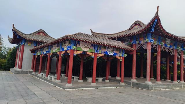 来乌兰察布的第二天 ，去了博物馆，植物园，白泉山公园，古城没去