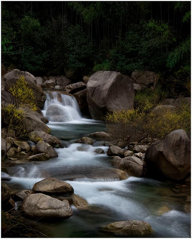 错峰出行此刻的九华山，既有夏末的酣畅，又有初秋的温柔
