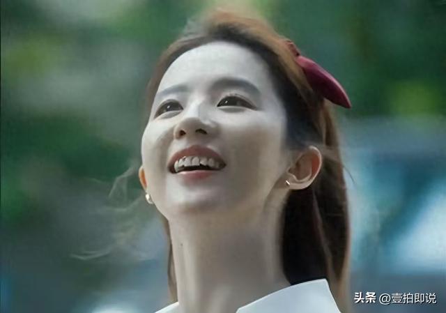 一场香港大火	，让大家看清38岁刘亦菲的“真面目	”，赵立坚说对了