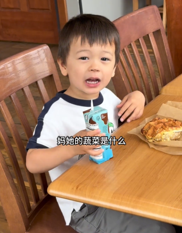 小黄过生日后续：安呈旺穿大裤衩来接老婆，君君一番话太暖心