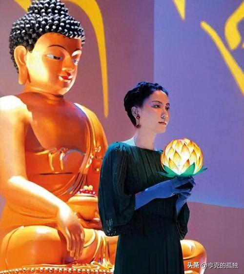扒出萝卜带出泥！释永信事件14天后，常年信佛的王菲也意外被牵连