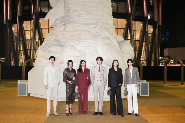 深圳冬日限定打卡点上新，顶流LABUBU也来了……