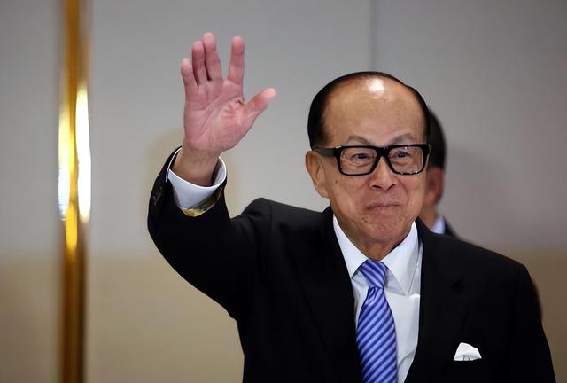 真没想到，香港的一场大火，竟让人看清了李嘉诚的“真面目”