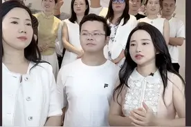 小娜直播不出力全靠家人，但粉丝暴涨百万，稳稳坐收巨额收益图片