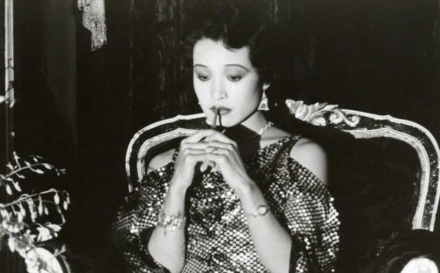 19岁被两名美国医生性侵，留美43年受尽屈辱，60岁归国后苦尽甘来