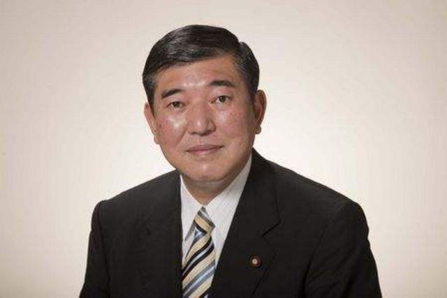 下台前，日首相石破茂要当着193国的面	，向中国全面道歉？
