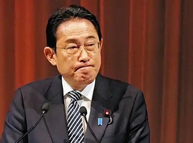 中方对日改变打法，首份制裁发出，不到24小时，高市涉台措辞变了