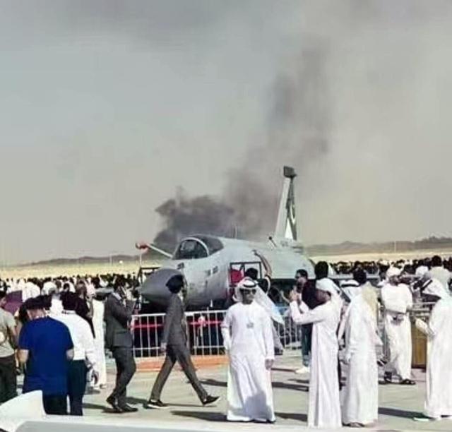 光辉战机在迪拜“机毁人亡”，中国“枭龙”现场拿下大单