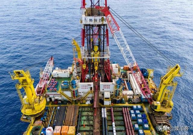 中国大量囤石油，日购1100万桶，背后真相不简单	，美国陷储备低谷