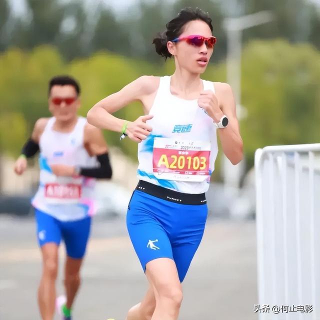 最快女护士风波再起，白岩松惹火上身，官媒出手句句戳打工人心坎