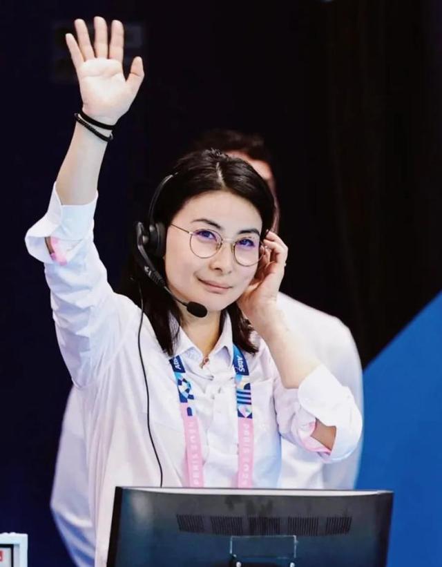 霍震霆也没想到，被寄予厚望的儿媳郭晶晶	，竟遭到一个这么大教训