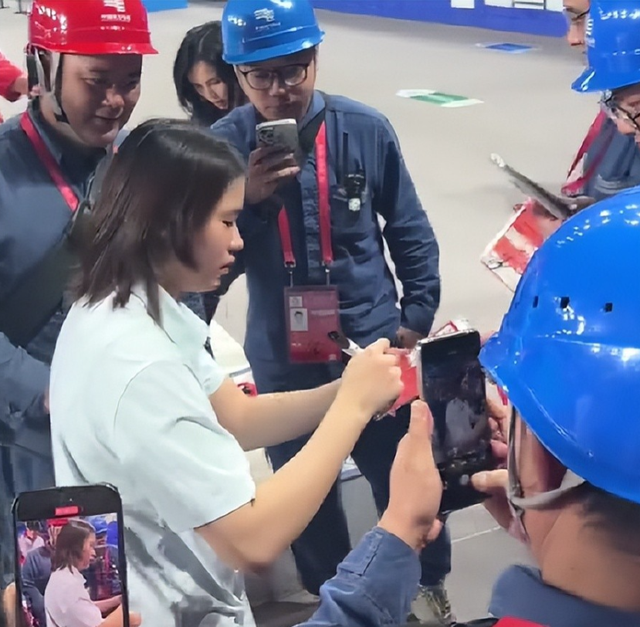 人民日报锐评全红婵捐赠直播收入，释放3大信号	，郭晶晶说对了