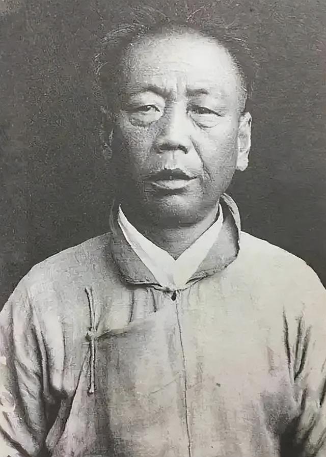 晚清太监尹春如，给齐白石看大门22年，没有工钱，每月就给几幅画