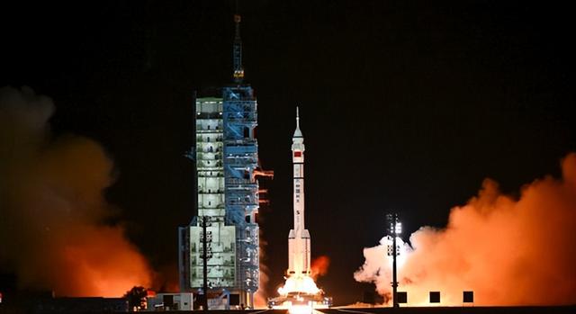 太燃！神舟二十一3.5小时极速对接天宫，中国太空通勤卷上新高度