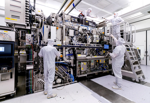 美国对中国封锁核心技术，法媒打了个比喻：就是中企的“兴奋剂”