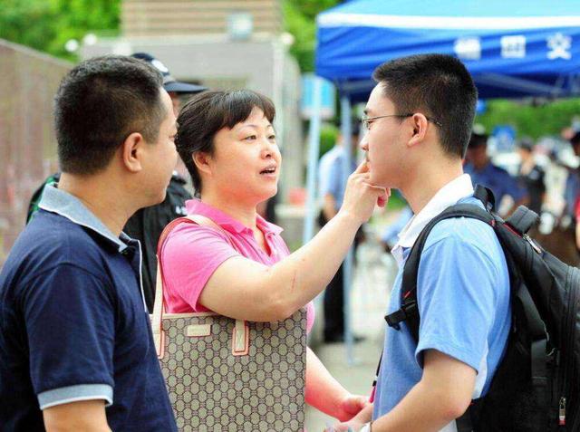 “这真供不起！”甘肃妈妈晒出大学4年花费明细，引底层家长共鸣