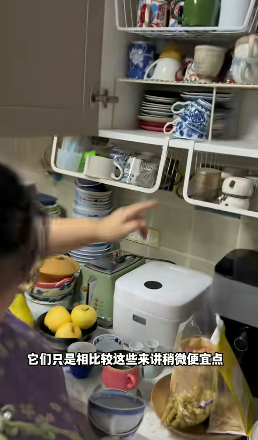 胡老师：承认被反噬，家里堆积如山，真实情况场面壮观 网友：