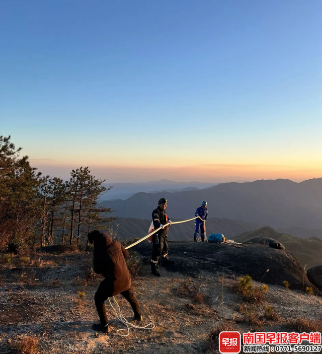 一驴友从100多米高悬崖坠落！当地政府曾发告示：切勿私自攀爬未开发的野山