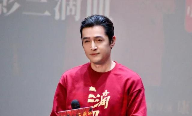 43岁胡歌断崖式衰老，眼袋肿大身材发福，新片票房失利状态差