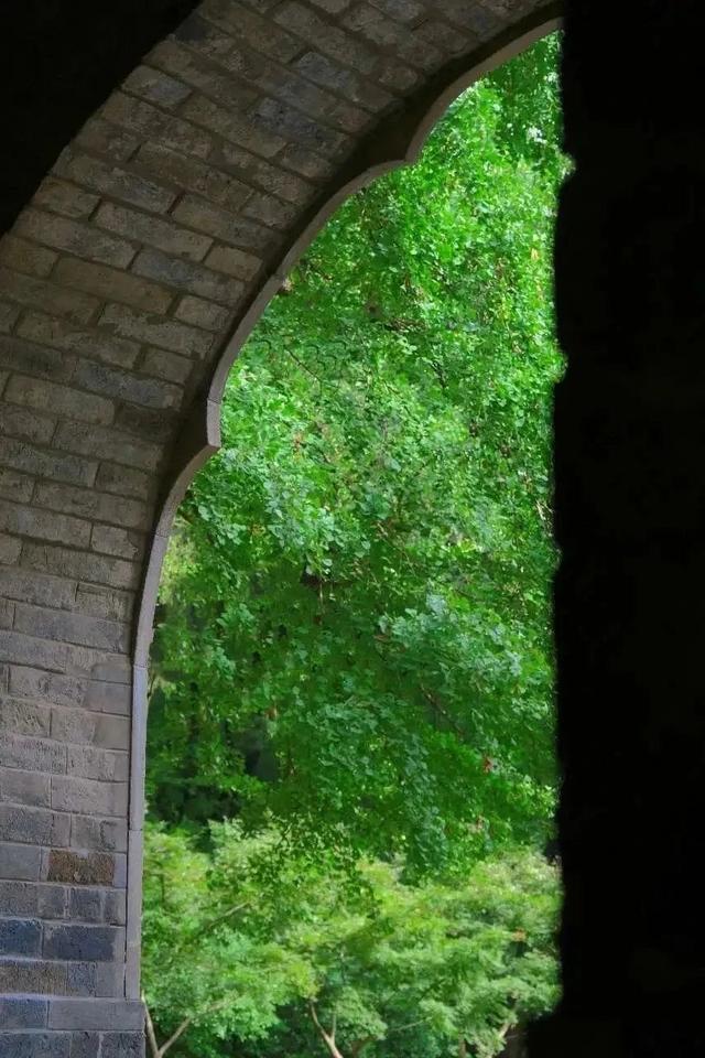 南京灵谷寺：南朝四百八十寺，多少楼台烟雨中